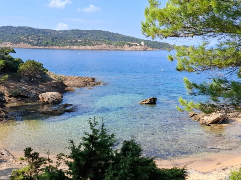 Louez un Jeanneau Rush à France