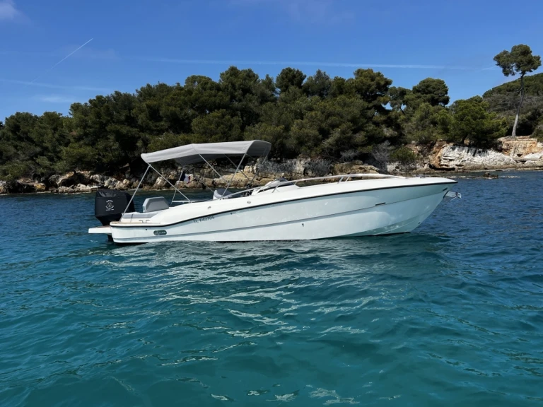 Location Bateau à moteur Clear avec permis