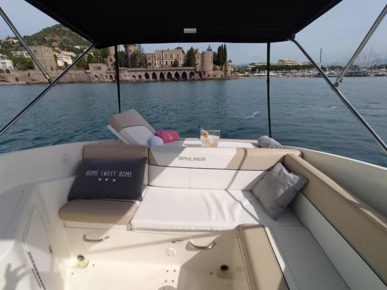 Location bateau Bayliner Bayliner 742 Cuddy à Mandelieu-la-Napoule sur Samboat
