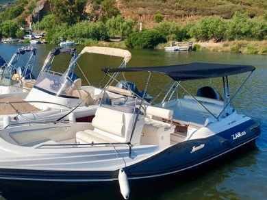 Semi-rigide à louer à Saint-Florent au meilleur prix