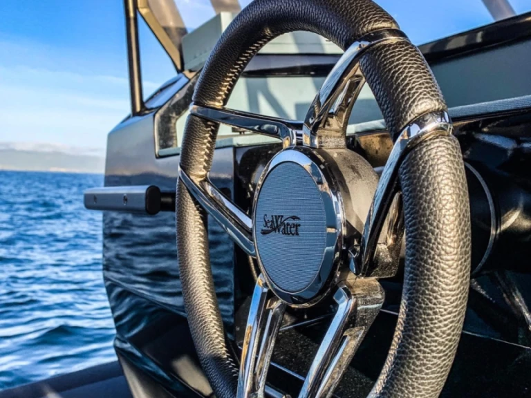 Location bateau Sea Water SEA WATER 320 à Cogolin sur Samboat