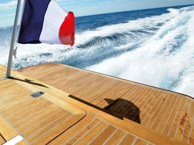 Location Bateau à moteur MEDYACHT avec permis