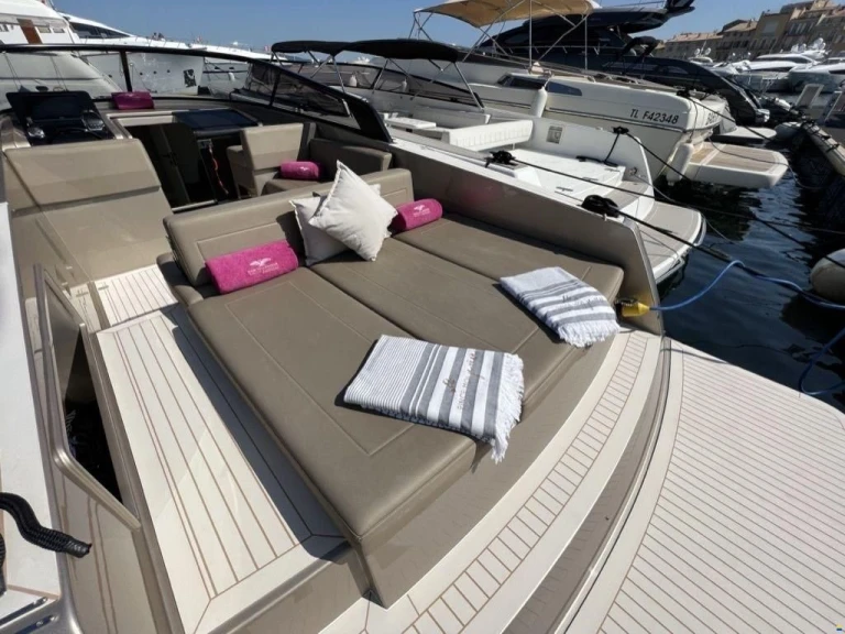 VanDutch VANDUTCH 32 a louer à Saint-Tropez