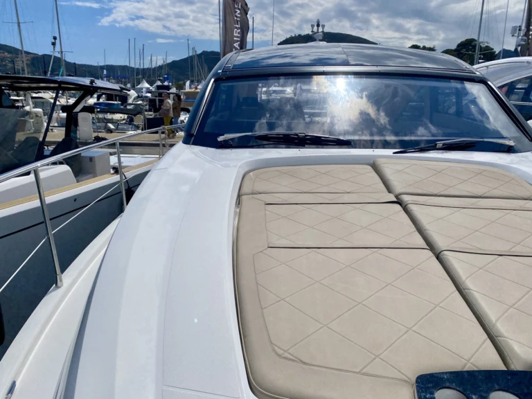 Location bateau Fairline Fairline 50 à Port Grimaud sur Samboat