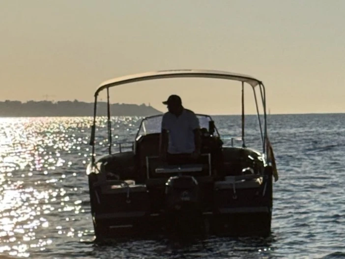 Location bateau Alicante pas cher Nuva M6 Open