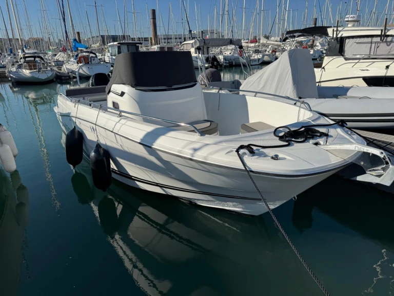 Bateau à moteur à louer à La Rochelle au meilleur prix
