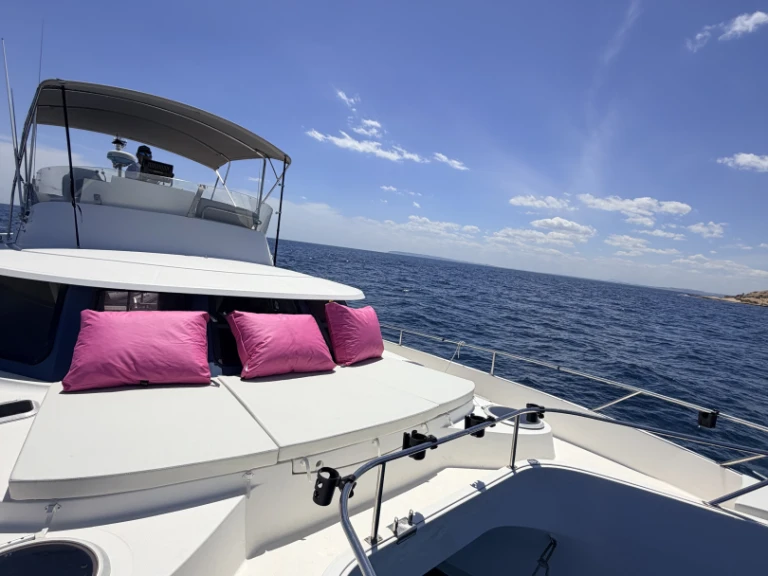 Bateau à moteur à louer à Port d'Alicante au meilleur prix