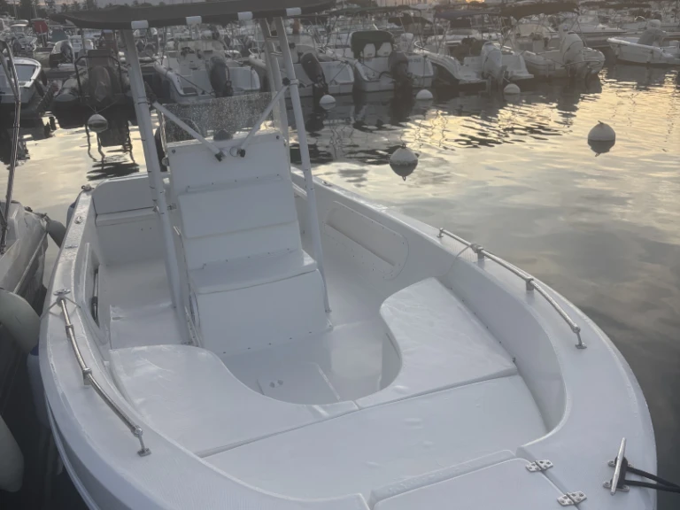 Location bateau Pointe-à-Pitre pas cher 23'