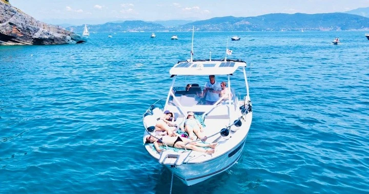 Location Bateau à moteur Jeanneau avec permis