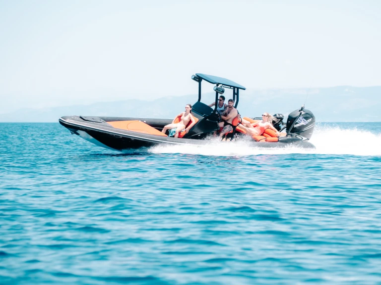 Louez un Technohull 888 à Préveza