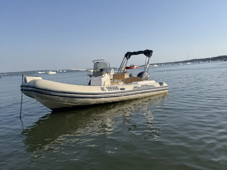 Semi-rigide à louer à Lège-Cap-Ferret au meilleur prix
