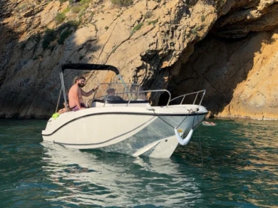 Motorboat hire in Marseille - Quicksilver Activ 675 Open