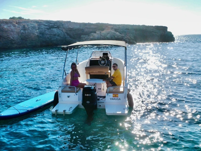 Location Bateau à moteur Cattleya avec permis