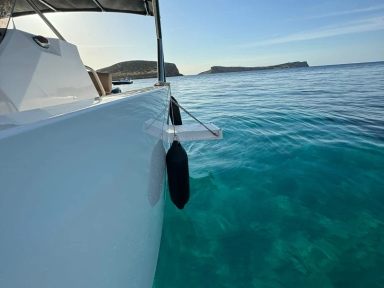 Bateau à moteur à louer à Sant Antoni de Portmany au meilleur prix