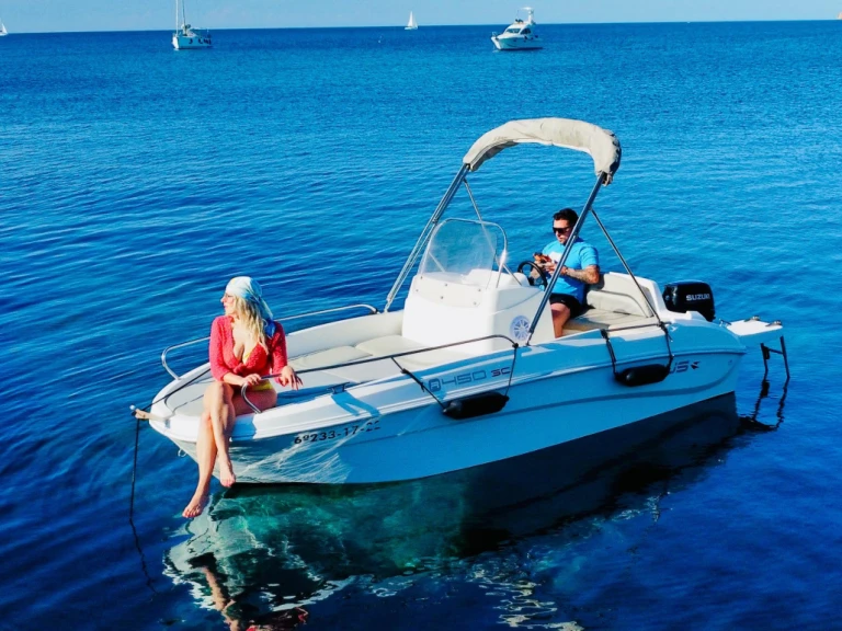 Bateau à moteur à louer à Sant Antoni de Portmany au meilleur prix