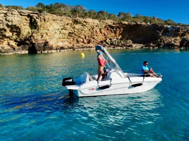 Bareboat Rental Motorboat Nuva with a boat licence