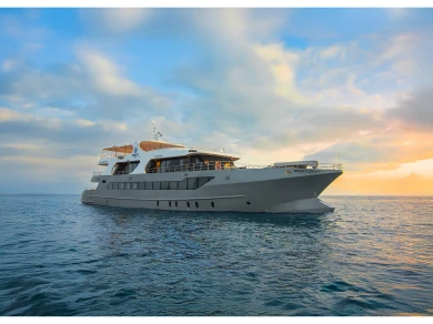  Luxury Motor Yacht - Tribute de alquiler a Puerto Baquerizo Moreno