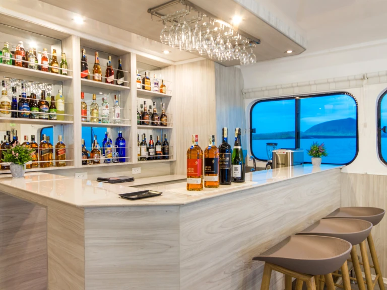 Location Yacht à Puerto Baquerizo Moreno -  Motoryacht - Solaris