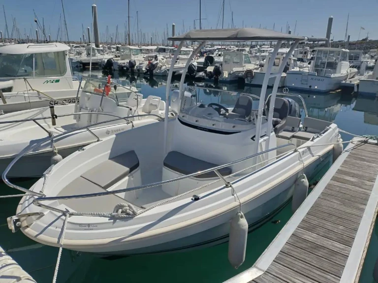 Louer Bateau à moteur avec ou sans skipper Jeanneau à Saint-Quay-Portrieux
