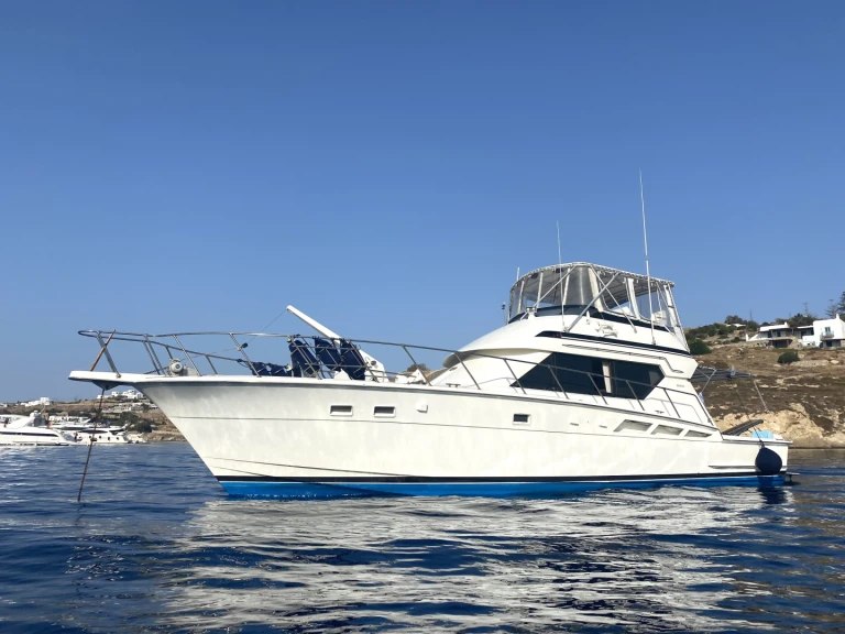  Hatteras 50 Convertible a louer à Monastiri Bay