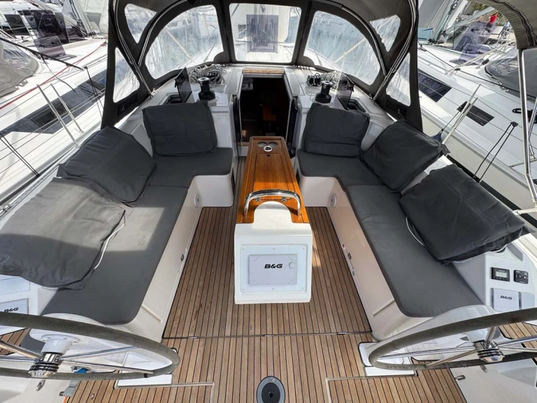 Location bateau Trogir pas cher Bavaria C42