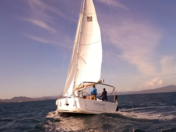 Location bateau Hyères pas cher Dufour 430