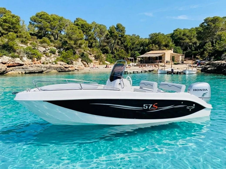 Location Bateau à moteur Trimarchi avec permis