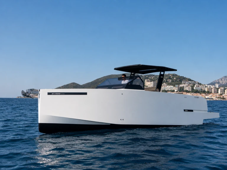 De Antonio D34 a louer à Porto-Vecchio