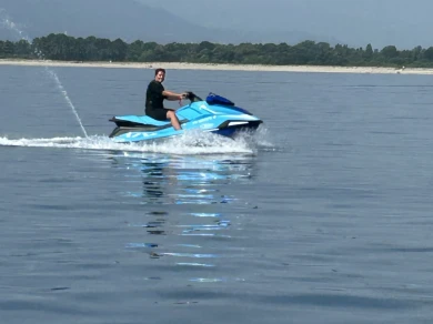 Yamaha VX DeLuxe charter bareboat or captained in  Saint-Cyprien