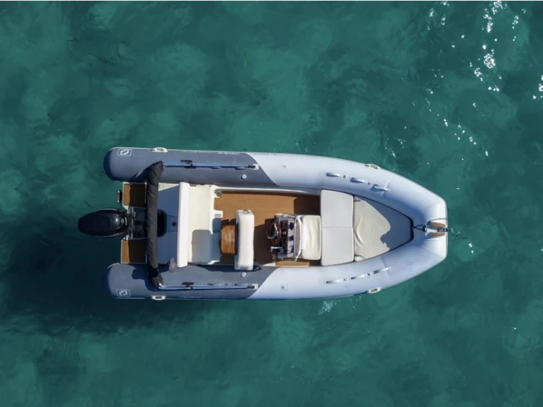 Location à Hyères - Zodiac Medline 580 Limited Edition sur SamBoat