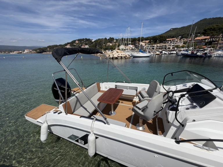 Location à La Madrague - Bénéteau Flyer 8 SUNdeck sur SamBoat