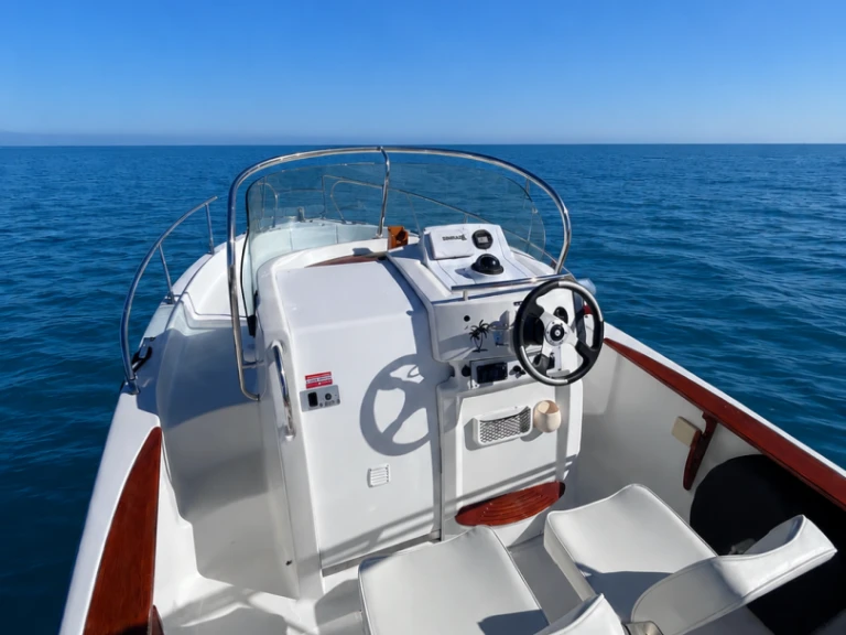 Louer Bateau à moteur avec ou sans skipper Sessa Marine à Le Barcarès