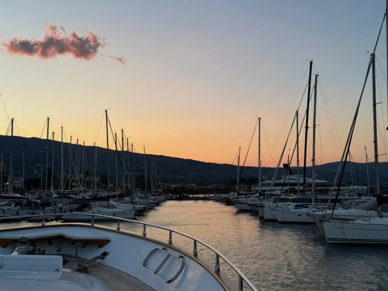 Location Yacht Tecnomar avec permis