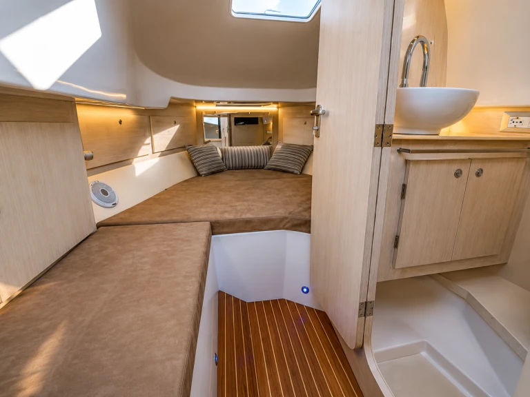 Location bateau Magazzu MX 11 Coupé à Poltu Quatu sur Samboat