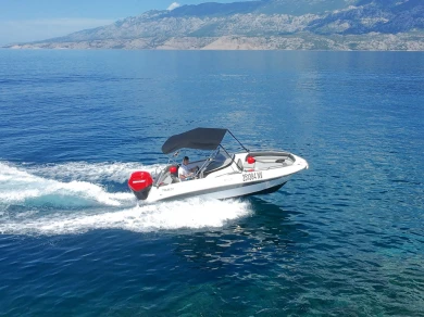 Noleggiare una Galia 520 Open a Novalja
