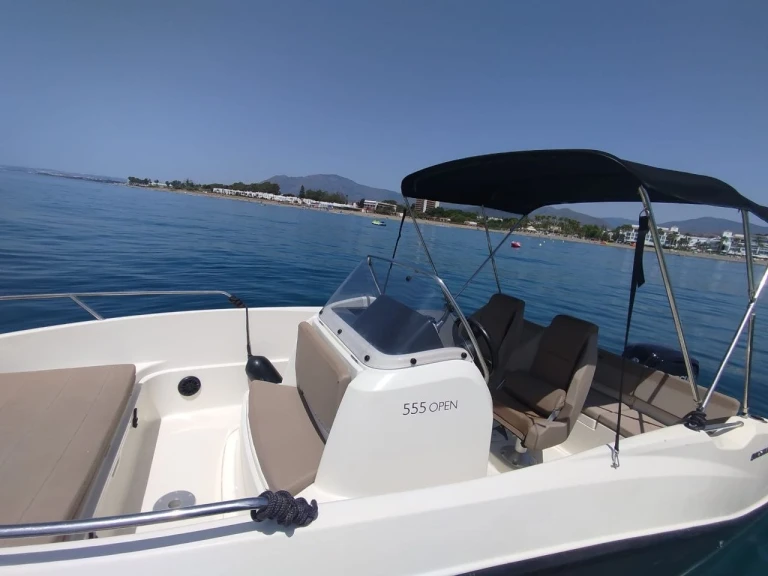 Bateau à moteur à louer à Espagne au meilleur prix