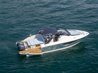 Motorboot mit oder ohne Skipper Airon mieten in Salerne