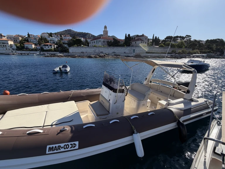 Semi-rigide à louer à Hvar au meilleur prix