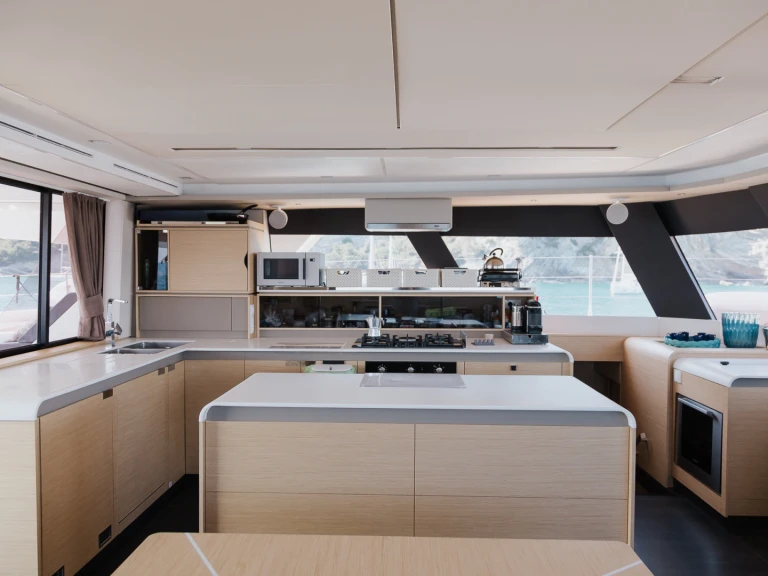 Location Catamaran Fountaine Pajot avec permis