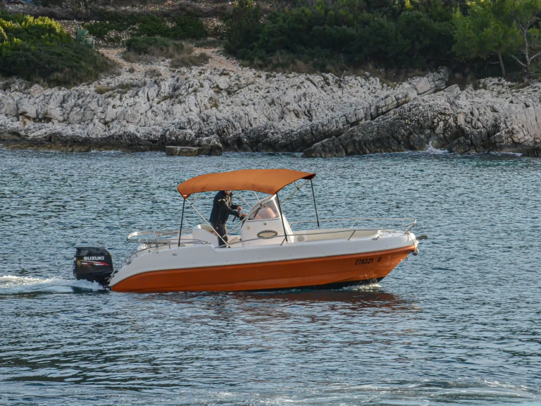 Location bateau Marino Aphordite 650 à Hvar sur Samboat