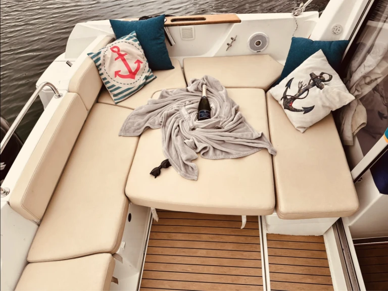 Location Bateau à moteur à Dún Laoghaire-Rathdown - Bénéteau Antares 750 HB