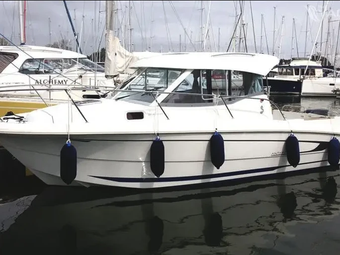 Location Bateau à moteur Bénéteau avec permis