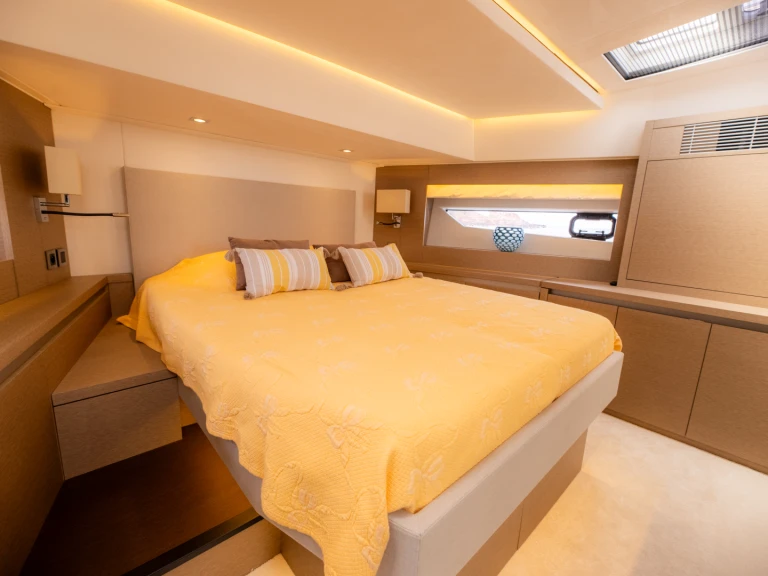 Location Yacht Prestige Yachts avec permis