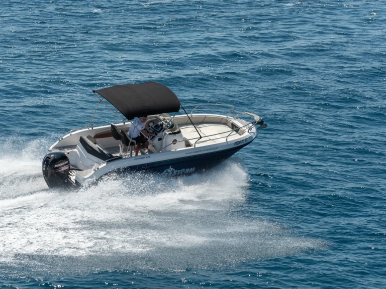 Bateau à moteur à louer à Trogirski Zaliv au meilleur prix