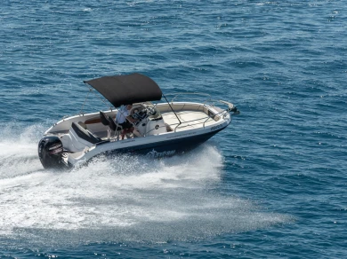 Motorboat to hire Trogirski Zaliv at the best price