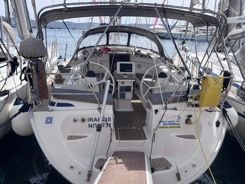 Louer Voilier avec ou sans skipper Bavaria à Lávrio