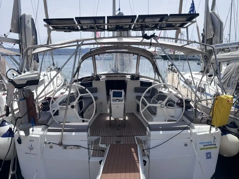 Location bateau Lávrio pas cher Sun Odyssey 449