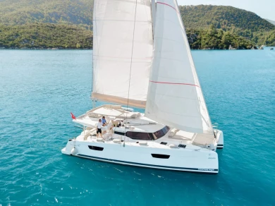 Hire Catamaran Fountaine Pajot with a boat licence