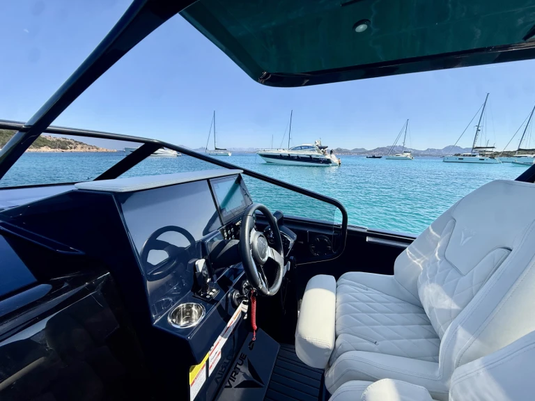 Location à Olbia -  Virtue V10 Top sur SamBoat