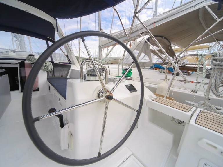 Bénéteau Oceanis 45 a louer à Bas du Fort